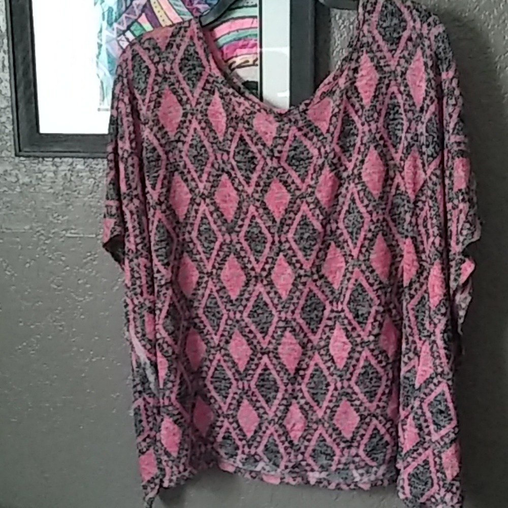 Black and pink top